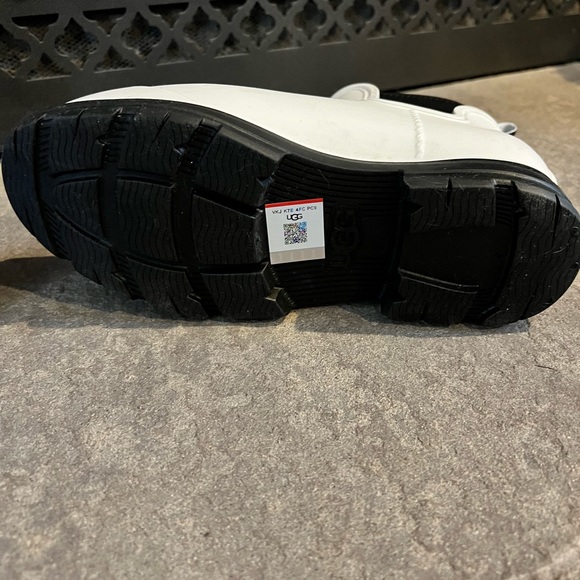 Womens Ugg droplet lug-sole droplet waterproof rain boot size 7 - Picture 2 of 7